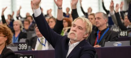 Democracy Dies in Darkness. Demokratesch Institutiounen an Europa am Film an a Serië